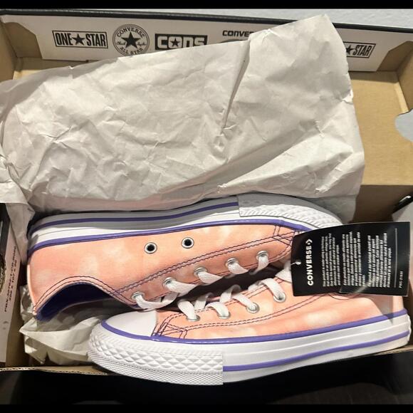 New Converse Youth Size 2.5 Coral/Purple/White - Picture 2 of 5